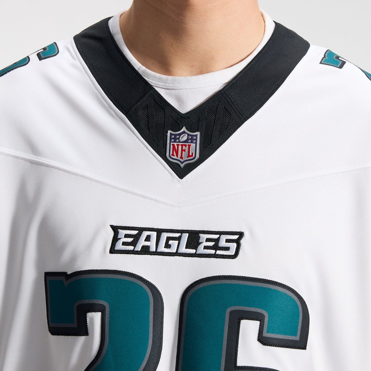 Men's Philadelphia Eagles Saquon Barkley Nike White Vapor Fuse Stitched Limited Jersey